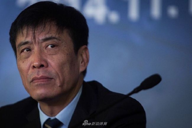 在输给曼联后，切尔西后卫里斯-詹姆斯在接受采访时表示，很难说球队为什么输球，但是必须继续前进。